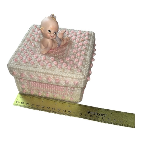 Adorable Vintage Baby Figurine on Knitted Box - Picture 6 of 8